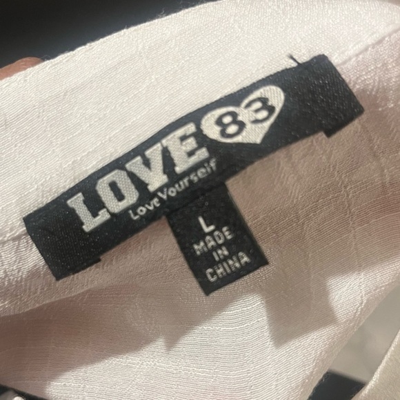 Beachy Button Up - Picture 4 of 4